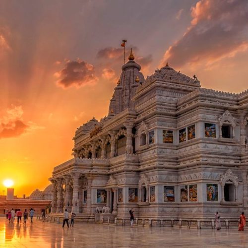 From Agra : Taj Mahal Tour with Mathura Vrindavan